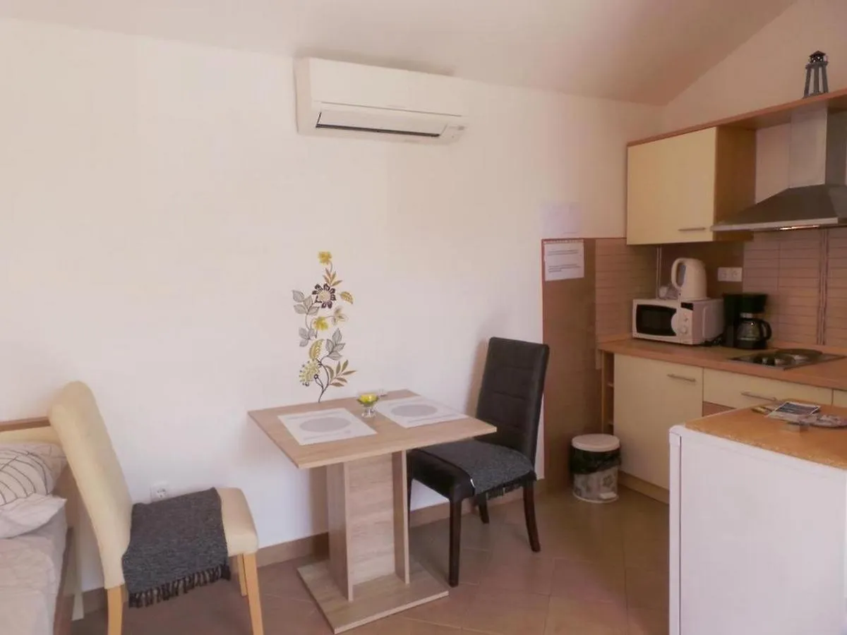 Apartments With A Parking Space Seget Vranjica, Trogir - 19022 Seget Donji